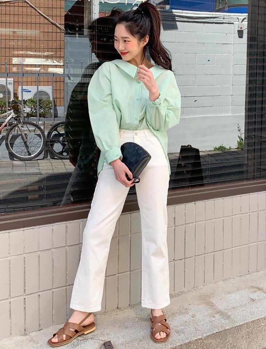 Áo màu nổi mà mix khéo thì sang cực: 4 kiểu quần xịn sò giúp bạn mặc đẹp mà không bị chê "sến" - 9