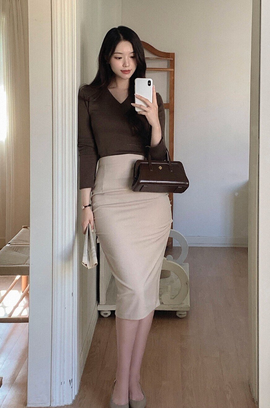 Muốn mặc đẹp mà không cần dáng chuẩn, cứ chọn 4 item ôm khéo này là chuẩn bài - 4