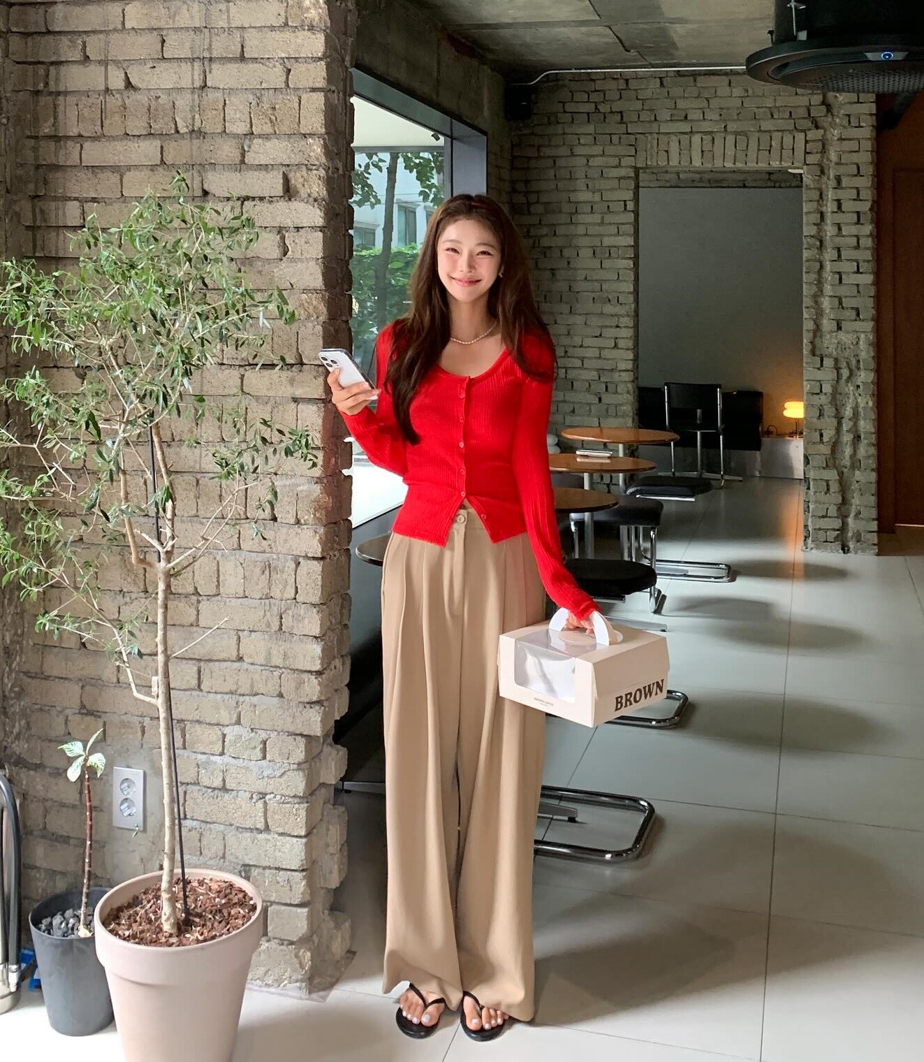 Mùa đông chẳng có nhiều quần áo, tôi cứ áp dụng theo công thức 2-1-1, đi làm hay đi chơi đều đẹp - 21