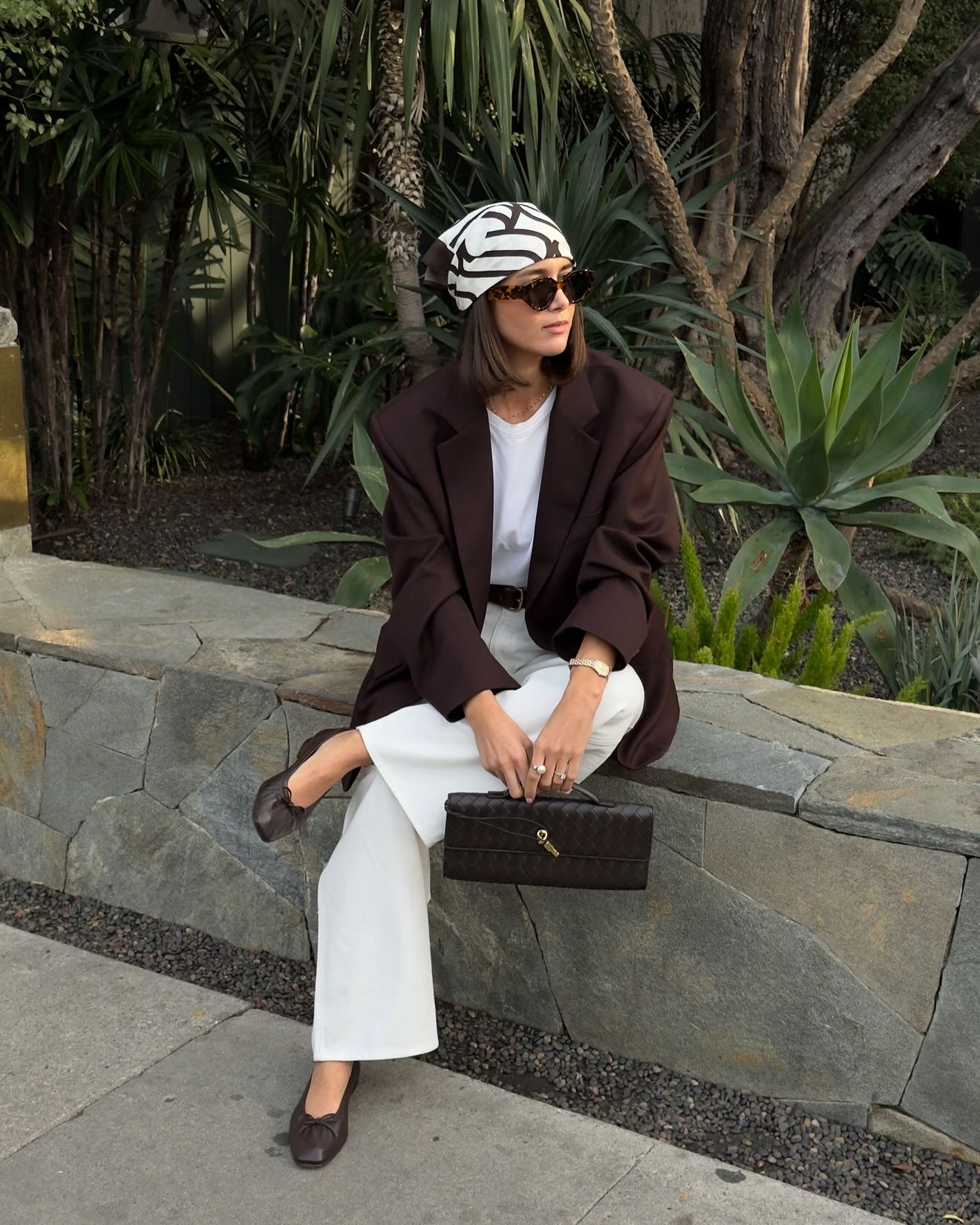 Mùa lạnh đón đầu xu hướng diện quần trắng nhờ 4 công thức này, hội chị em vừa mặc ấm lại trẻ trung hơn tuổi - 8