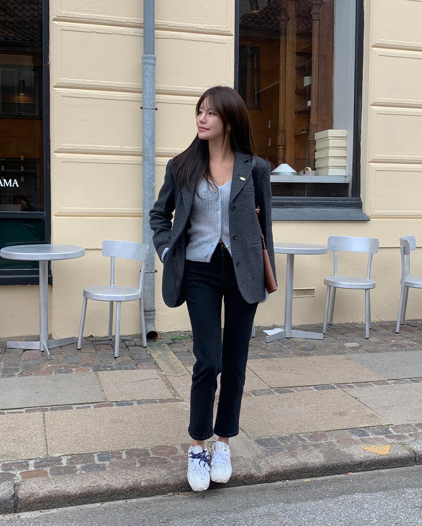 Chị em sau 30 tuổi vẫn diện 3 kiểu quần jeans này mà không biết đang bị dìm dáng mỗi ngày - 12