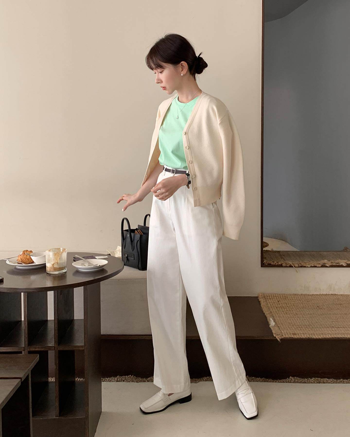 Tủ đồ dân công sở nhất định phải có 4 đôi giày này: Đi làm thì sang, đi chơi cũng xinh! - 9