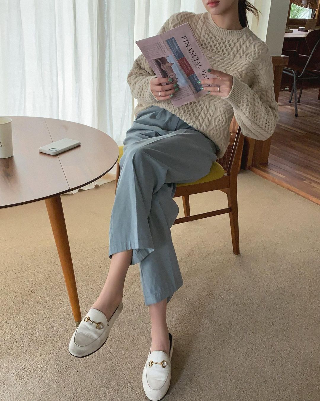 Tủ đồ dân công sở nhất định phải có 4 đôi giày này: Đi làm thì sang, đi chơi cũng xinh! - 10