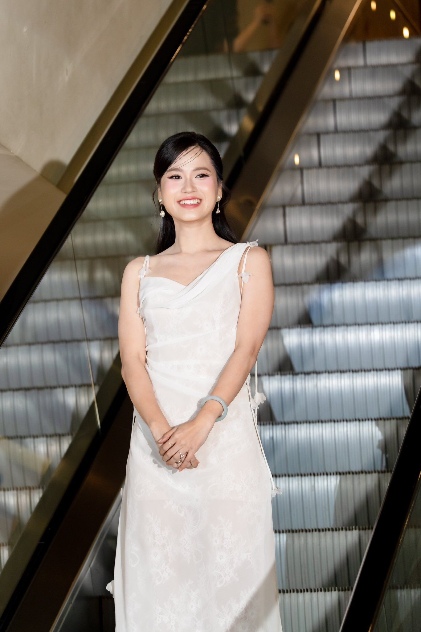 Không nhận ra Lâm Vỹ Dạ sau khi giảm ngoạn mục 14kg ở tuổi U40, eo thon nhưng nhìn khuôn mặt mới "giật mình" - 9