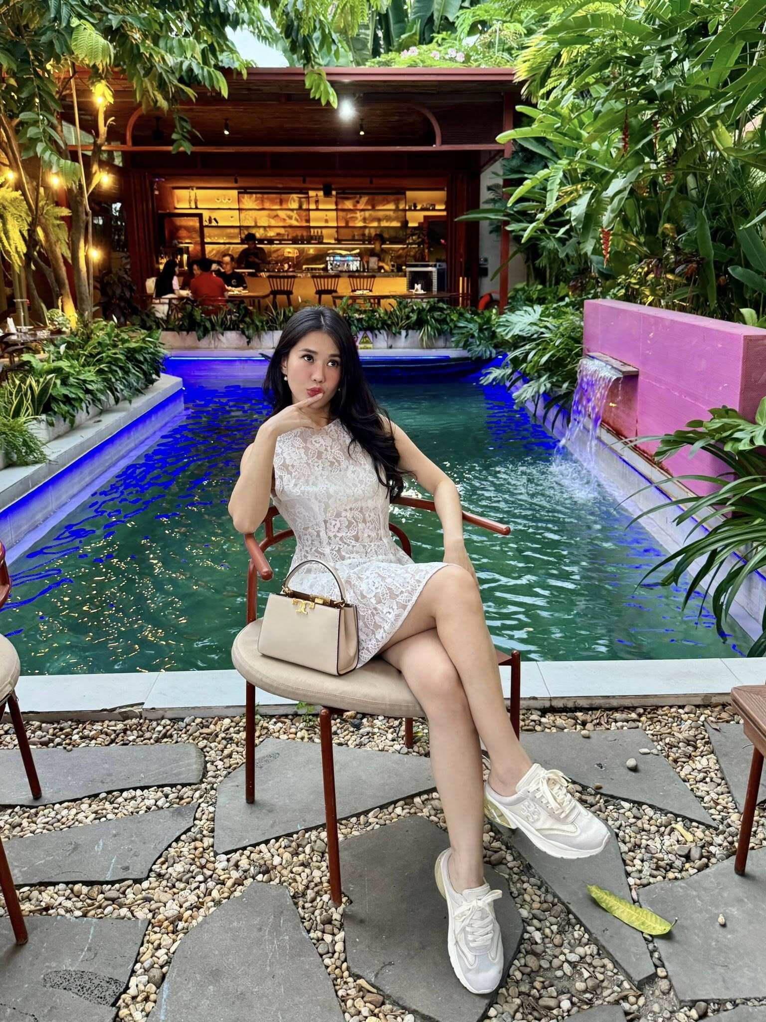 Chỉ cao 1m62 nhưng hot girl Ngọc Thảo có gu ăn mặc hack dáng đỉnh như người mẫu, nhìn qua ai cũng mê - 3