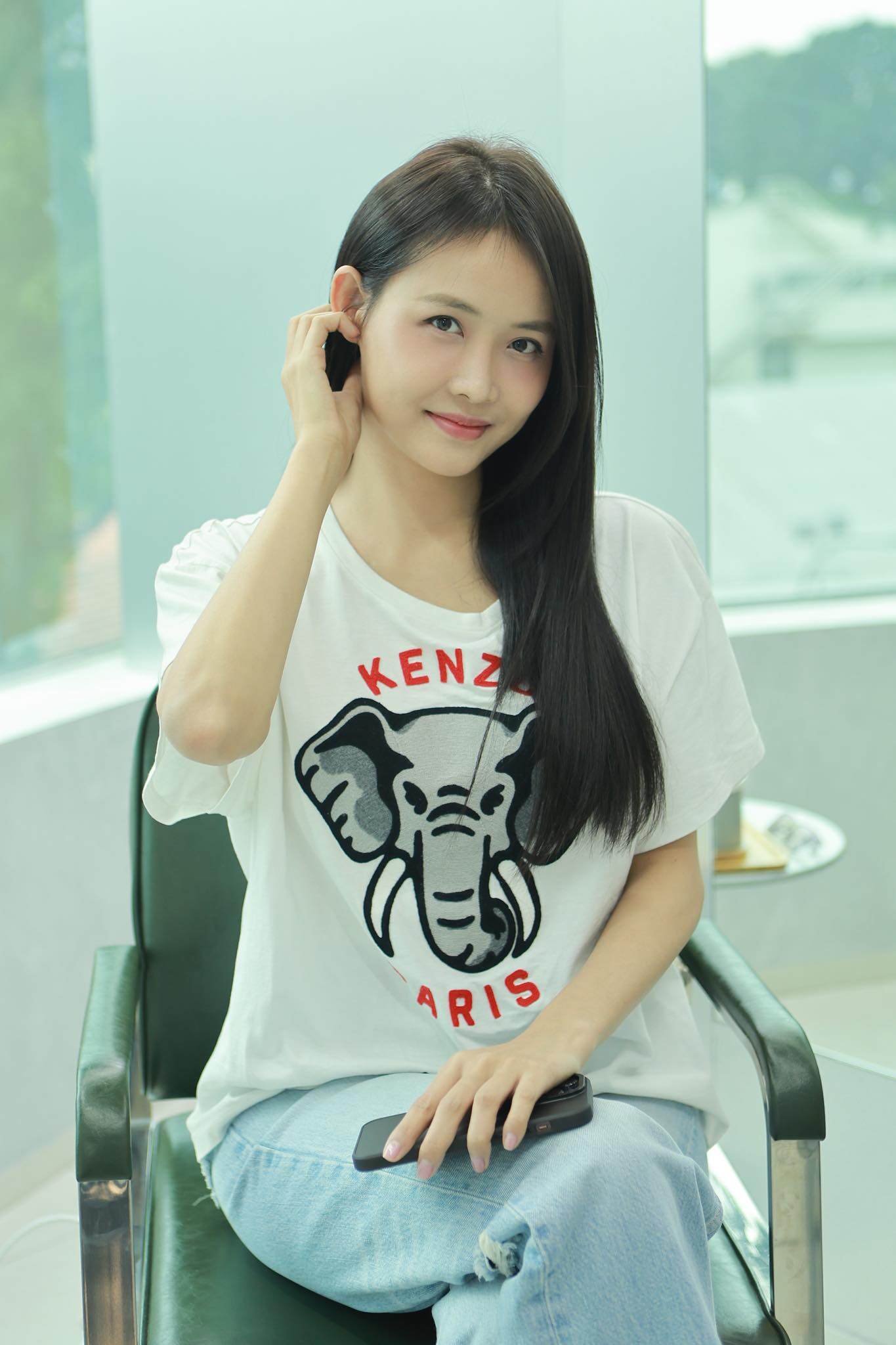 Á hậu chân dài 1m2 từng "gây sốt" khi đứng cạnh Ngọc Trinh, sinh 2 con cho "hồng hài nhi" dáng nuột nà thấy mê - 9