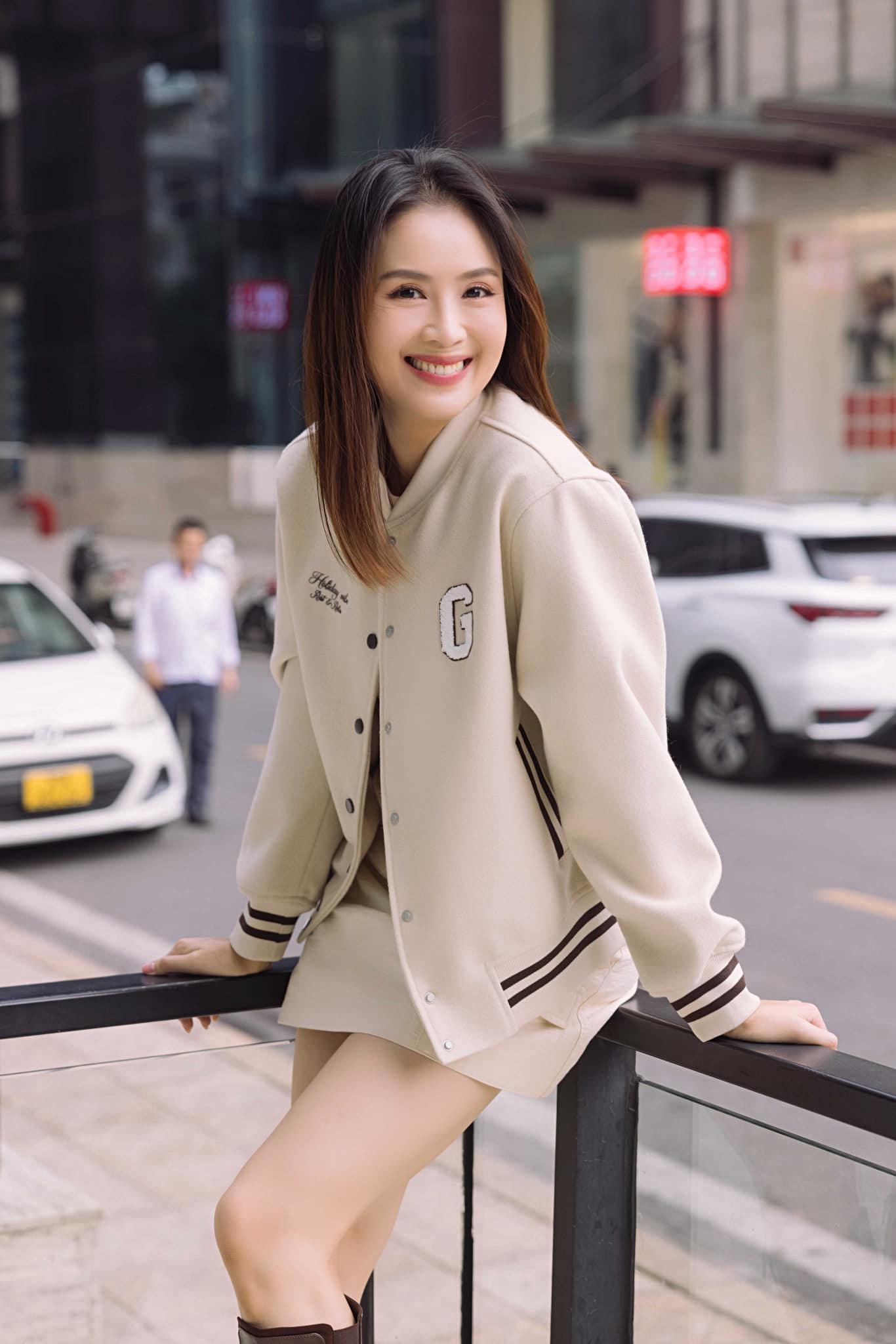 Nữ diễn viên U45 vẫn là mỹ nhân đẹp nhất nhì VTV, style đời thường như gái 20 nhờ chuộng 4 kiểu áo  - 9