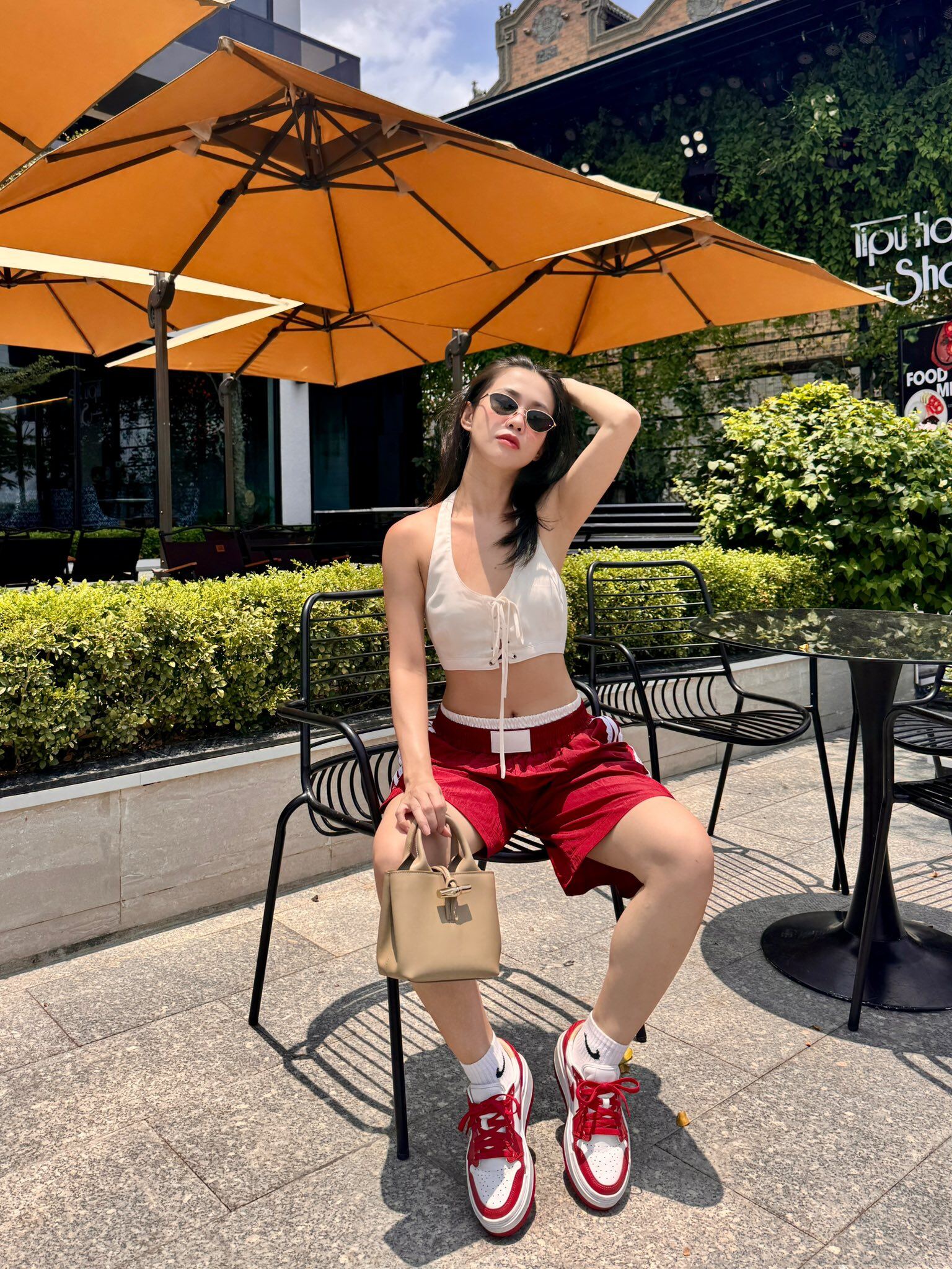 Chỉ cao 1m62 nhưng hot girl Ngọc Thảo có gu ăn mặc hack dáng đỉnh như người mẫu, nhìn qua ai cũng mê - 8