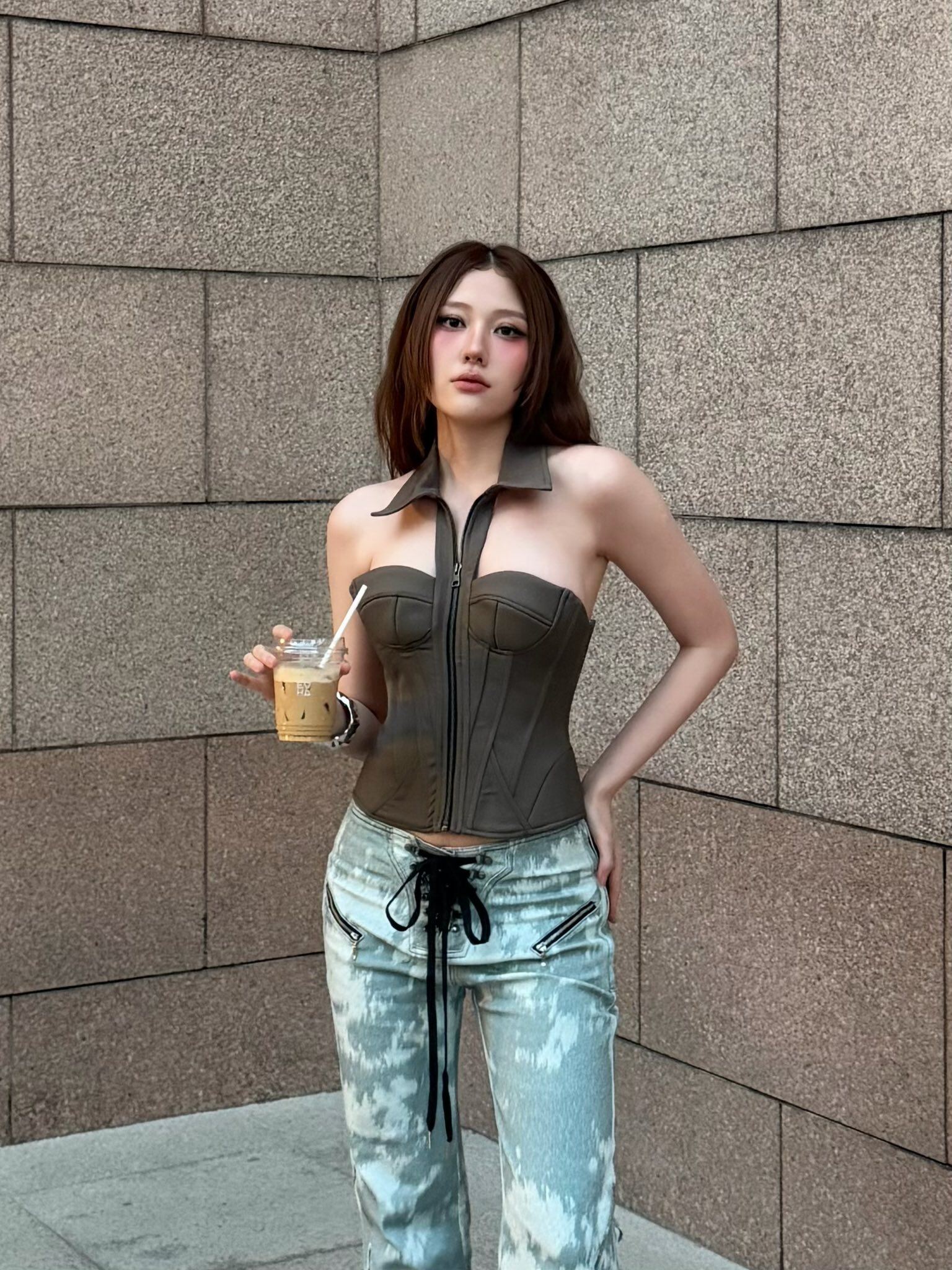 Em gái Trấn Thành giảm 12kg thành mỹ nhân đình đám Vbiz, mê diện váy áo "o ép", hở bạo còn hơn Ngọc Trinh - 9