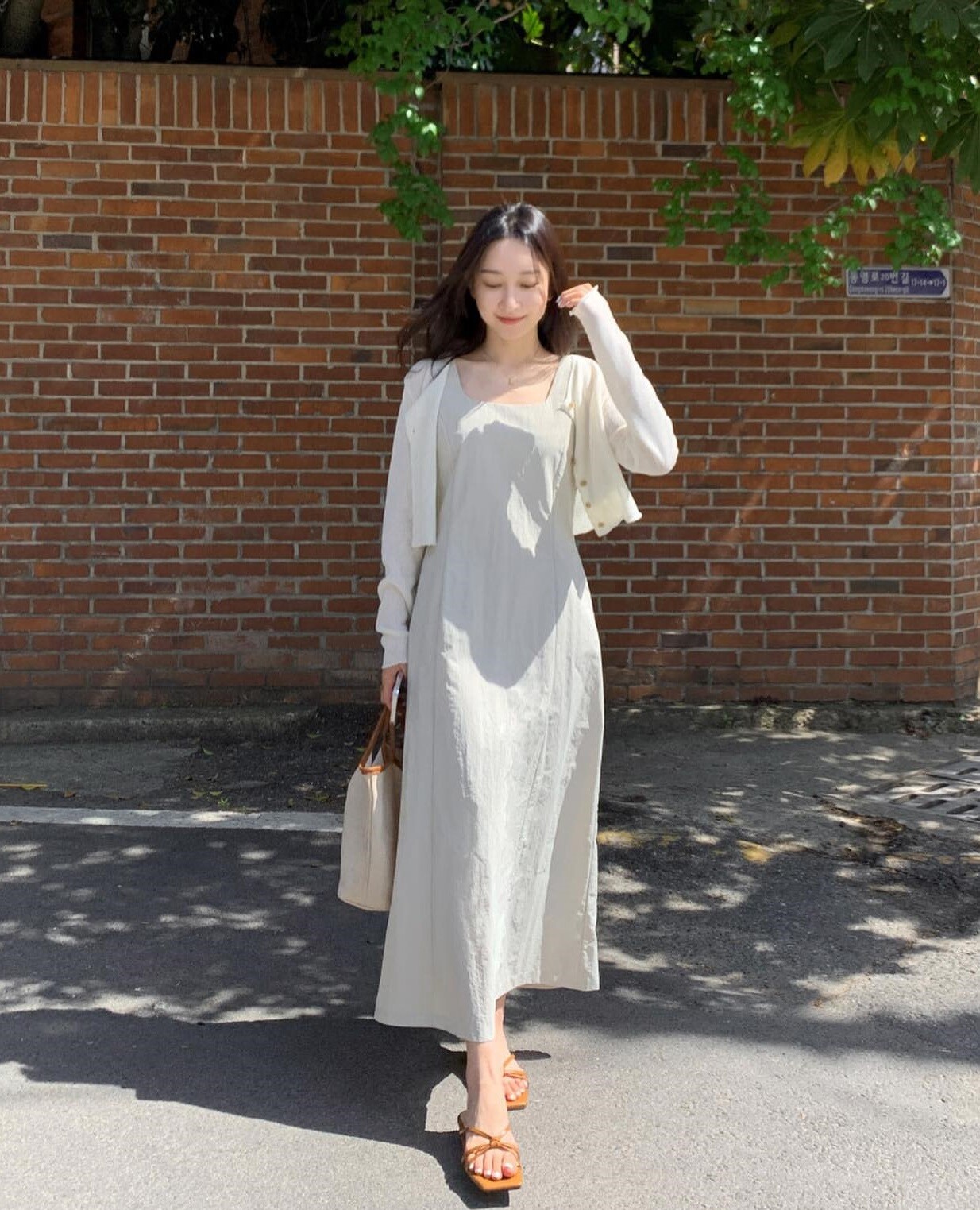 Tủ đồ dân công sở nhất định phải có 4 đôi giày này: Đi làm thì sang, đi chơi cũng xinh! - 16