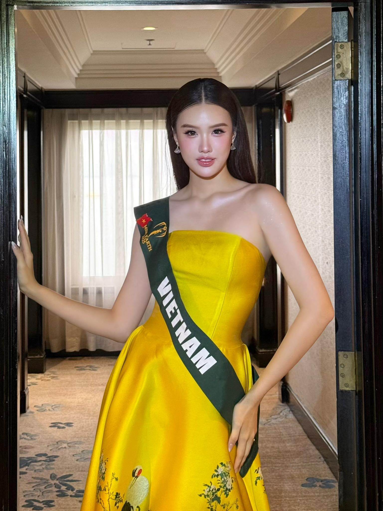 Mỹ nhân Việt vừa đạt Á hậu 2 Miss Earth: Từng &#34;bại trận&#34; trước Hoa hậu Quế Anh, ảnh mặt mộc khiến nhiều người ngỡ ngàng - 7