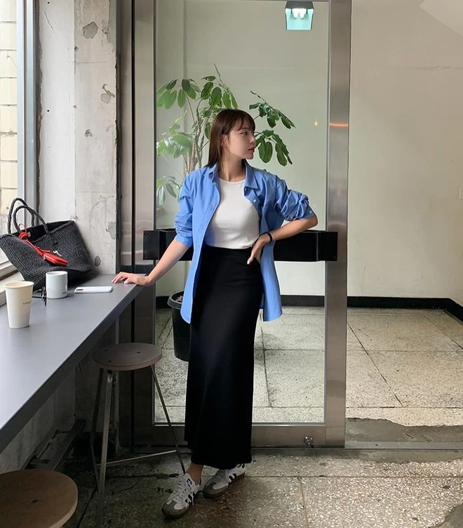 Chân váy siêu tôn dáng khi phối cùng áo sơ mi: 4 "cặp bài trùng" này đảm bảo thanh lịch, cuốn hút khỏi bàn - 2