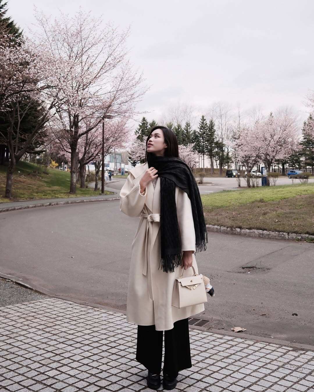 Mỹ nhân Việt thi nhau lăng xê 4 kiểu áo khoác này vào mùa lạnh, chỉ cần 1 cái thôi là mặc đẹp cả mùa! - 12