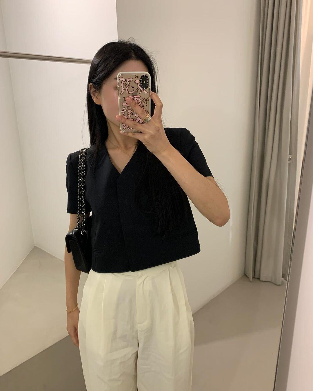 Chị em công sở muốn mặc đẹp mỗi ngày, nhất định phải có đủ 5 kiểu sơ mi &#34;thần thánh&#34; này trong tủ đồ - 20