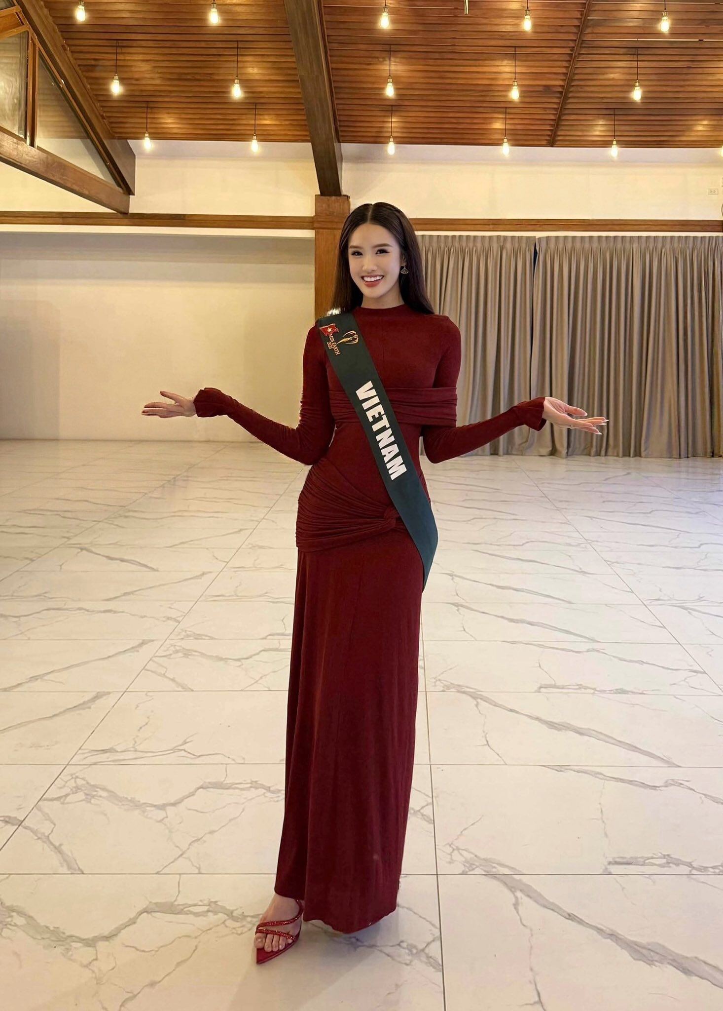 Mỹ nhân Việt vừa đạt Á hậu 2 Miss Earth: Từng &#34;bại trận&#34; trước Hoa hậu Quế Anh, ảnh mặt mộc khiến nhiều người ngỡ ngàng - 9