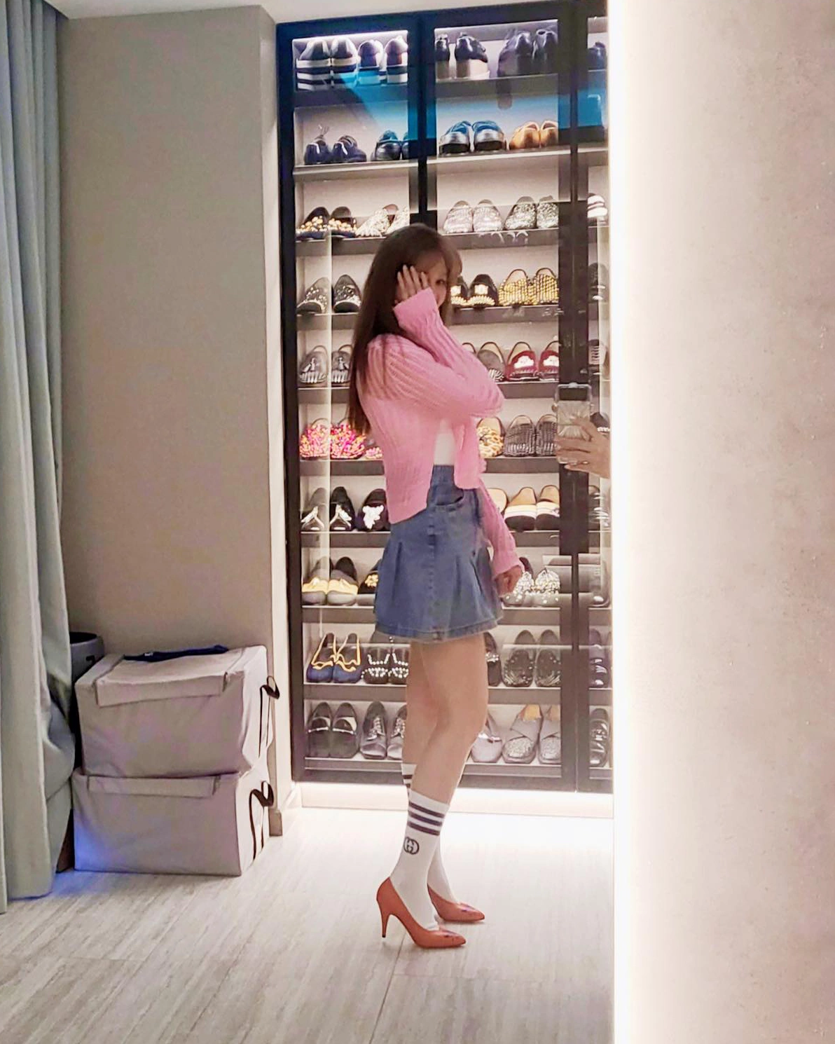 Mỹ nhân lấy nam MC giàu nhất nhì Việt Nam có &#34;kho đồ hiệu&#34; như cửa hàng, cứ buồn là chồng tặng túi trăm triệu - 11