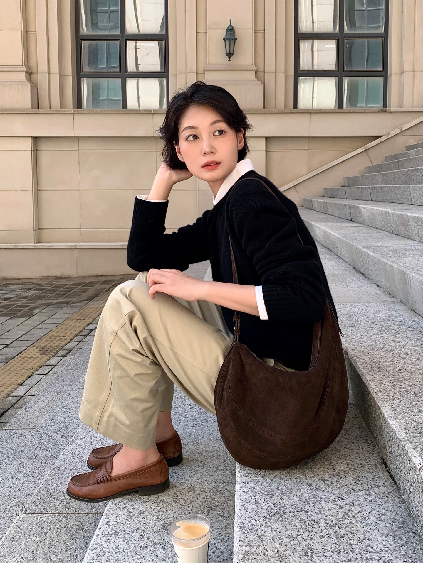 Tủ đồ ít không sao, chị em có 5 kiểu giày này là "gánh" mọi outfit, đi làm hay đi chơi kiểu gì cũng hợp - 13