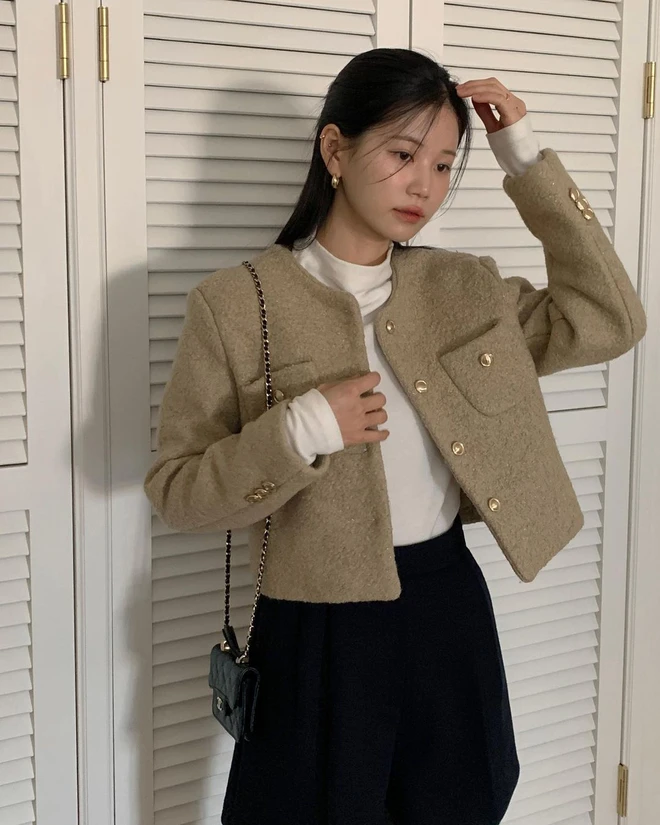 Phụ nữ muốn mặc sành điệu mùa đông phải có ít nhất 5 món này, vừa trẻ hơn 10 tuổi lại sang chảnh khỏi bàn - 2