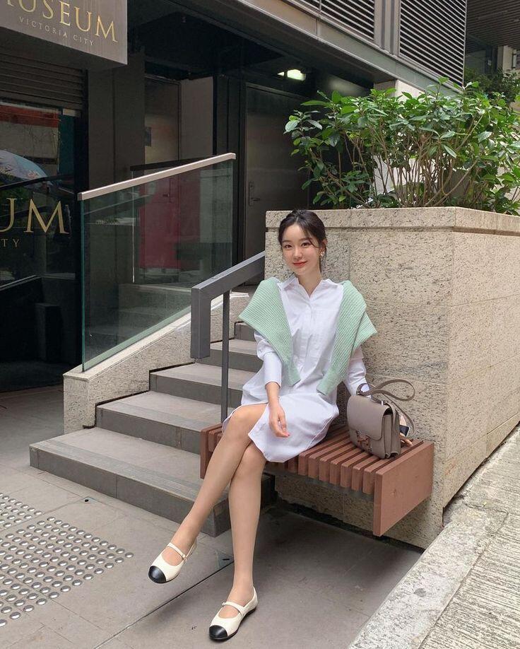 Phụ nữ U40 muốn &#34;cưa sừng làm nghé&#34; phải có 4 kiểu giày này trong tủ đồ: Diện đồ nào cũng sang, trẻ ra hơn vài tuổi - 5