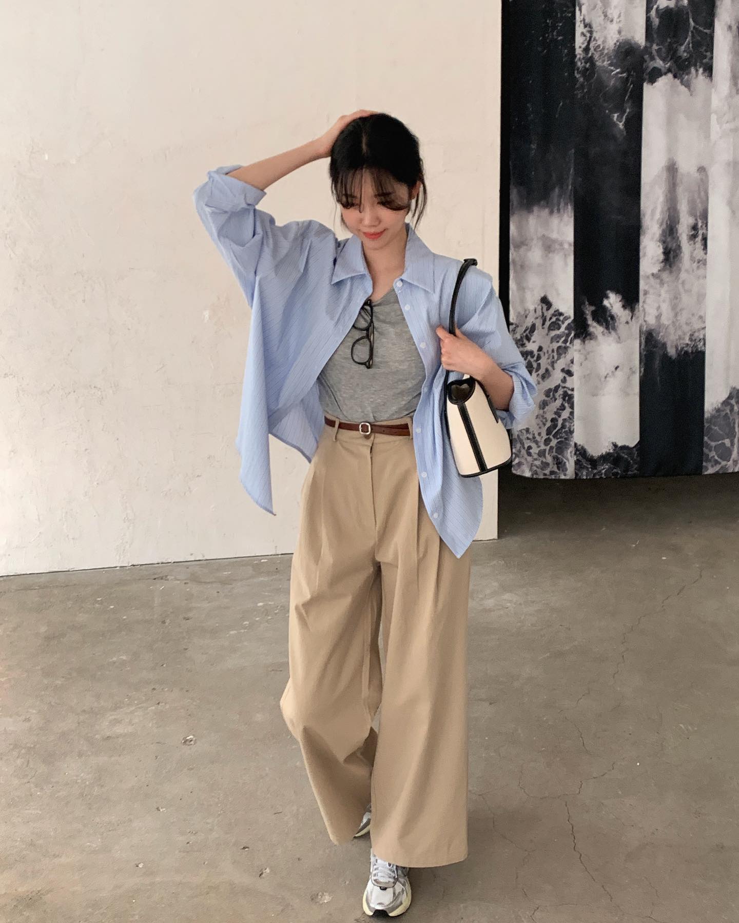 Màu nâu bất ngờ &#34;lên ngôi&#34; trong mùa đông 2025, hội yêu thời trang phải sắm ngay 5 item để mặc đâu cũng đẹp - 9