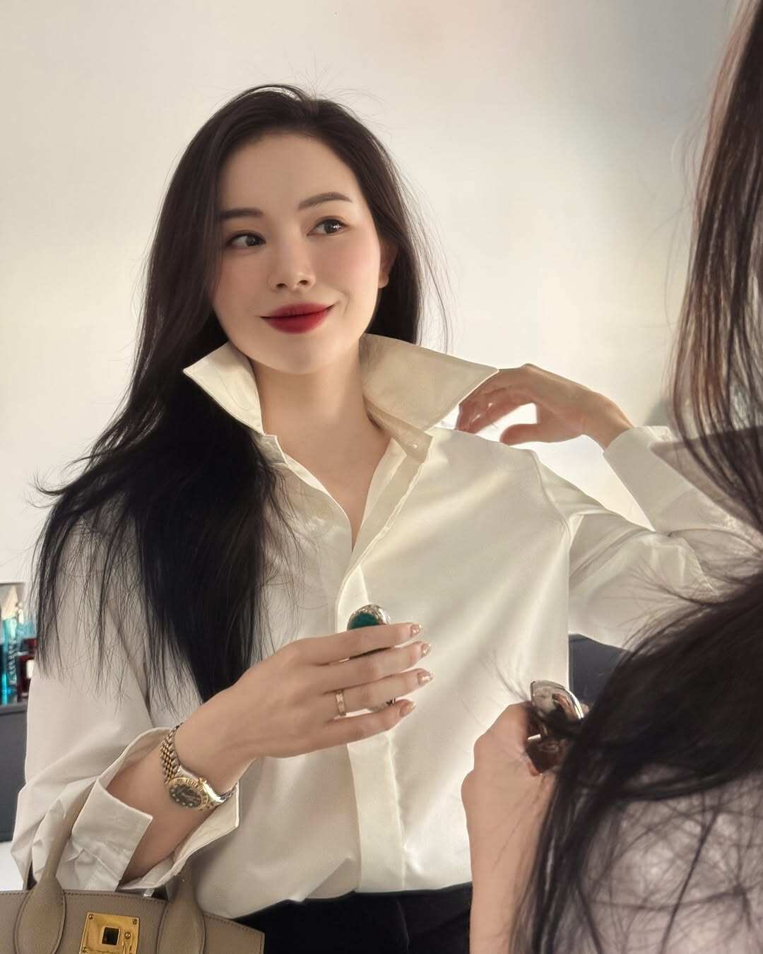 Gu ăn mặc &#34;giàu ngầm&#34; của hai con dâu nhà tỷ phú Johnathan Hạnh Nguyễn - 17