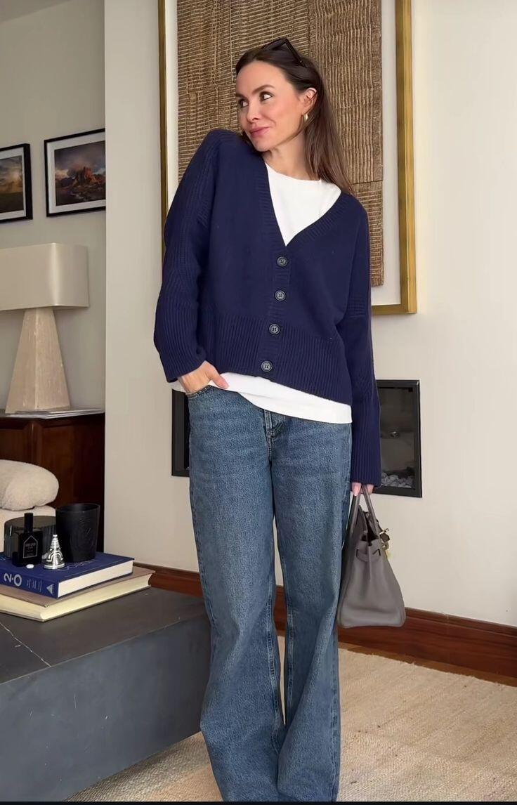 Không chỉ nâu hay be, đây mới là màu sắc &#34;lên ngôi&#34; vào mùa đông 2025: Biết thêm 4 công thức phối này là mặc đẹp như fashionista - 13