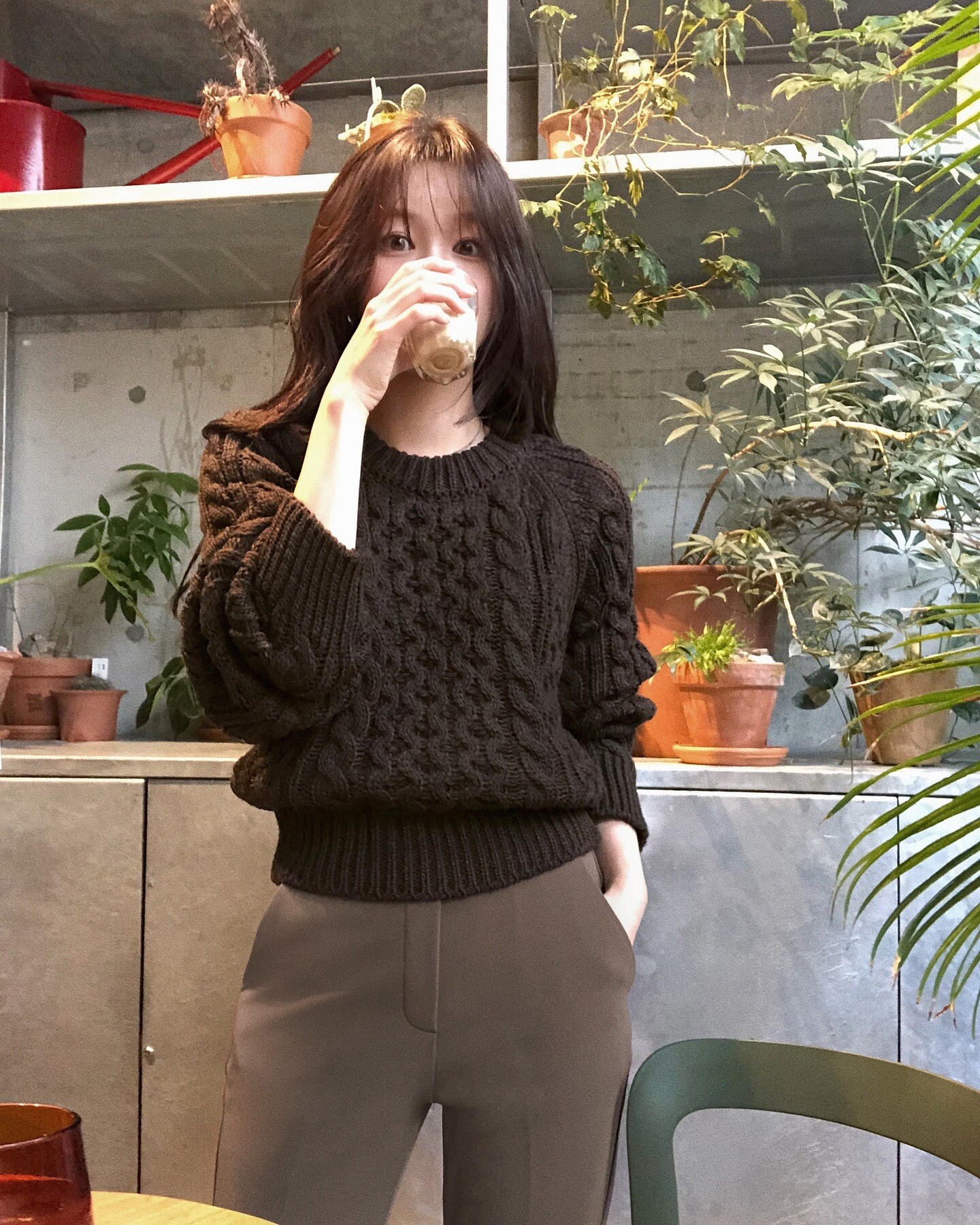 Áo len là item được săn lùng mỗi mùa đông, có 5 kiểu này trong tủ là tha hồ phối đẹp, mặc ngày nào cũng chuẩn - 13