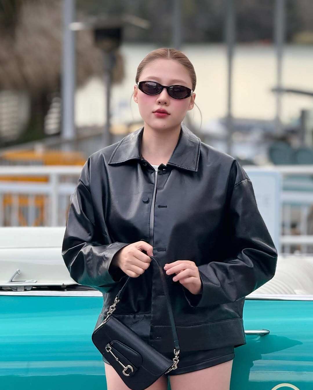 Em gái Trấn Thành giảm 12kg thành mỹ nhân đình đám Vbiz, mê diện váy áo "o ép", hở bạo còn hơn Ngọc Trinh - 10